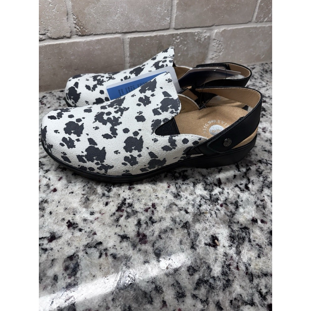 Revitalign Idyllwind Suede Black Cow Print Clogs New With Tags Women's 7